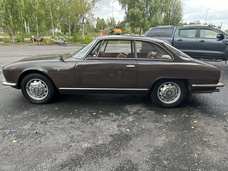1964 Alfa Romeo 2600 - Image 5 of 31