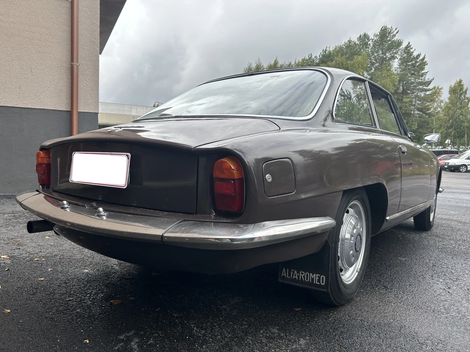 1964 Alfa Romeo 2600 - Image 11 of 31