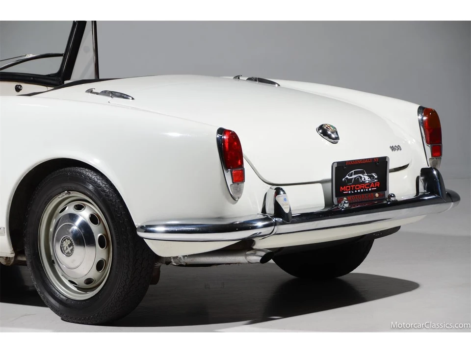 1964 Alfa Romeo Giulia Sprint GT - Image 17 of 31