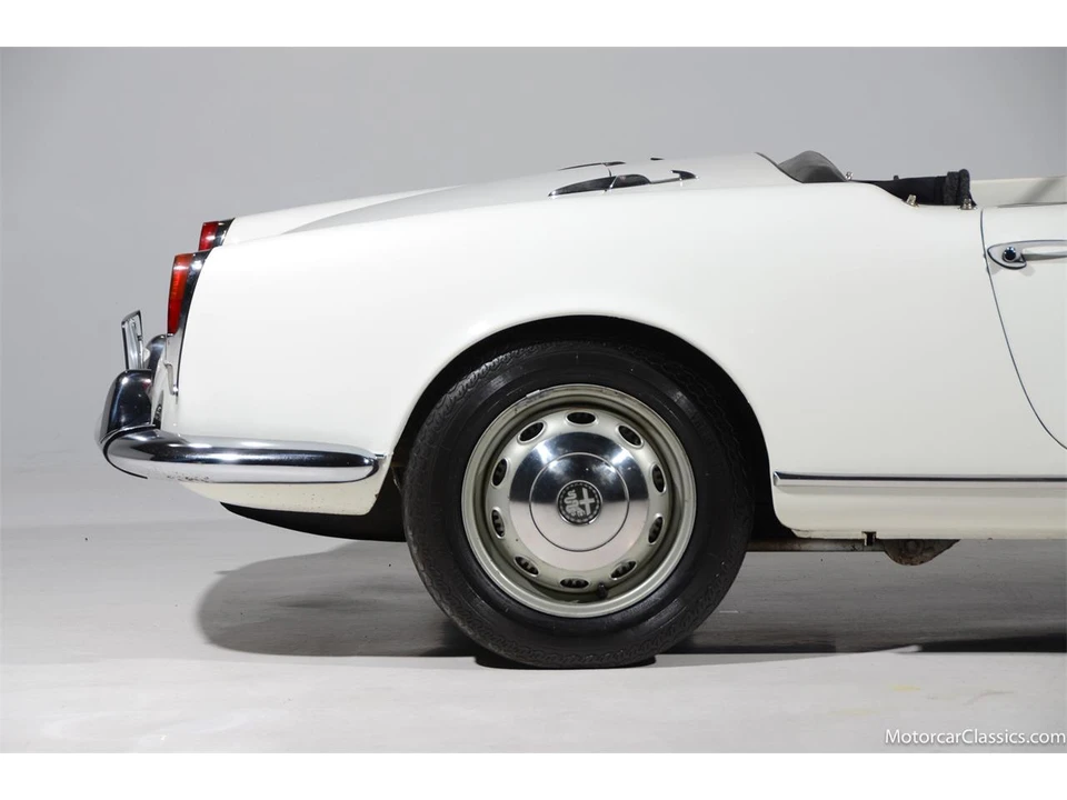 1964 Alfa Romeo Giulia Sprint GT - Image 25 of 31