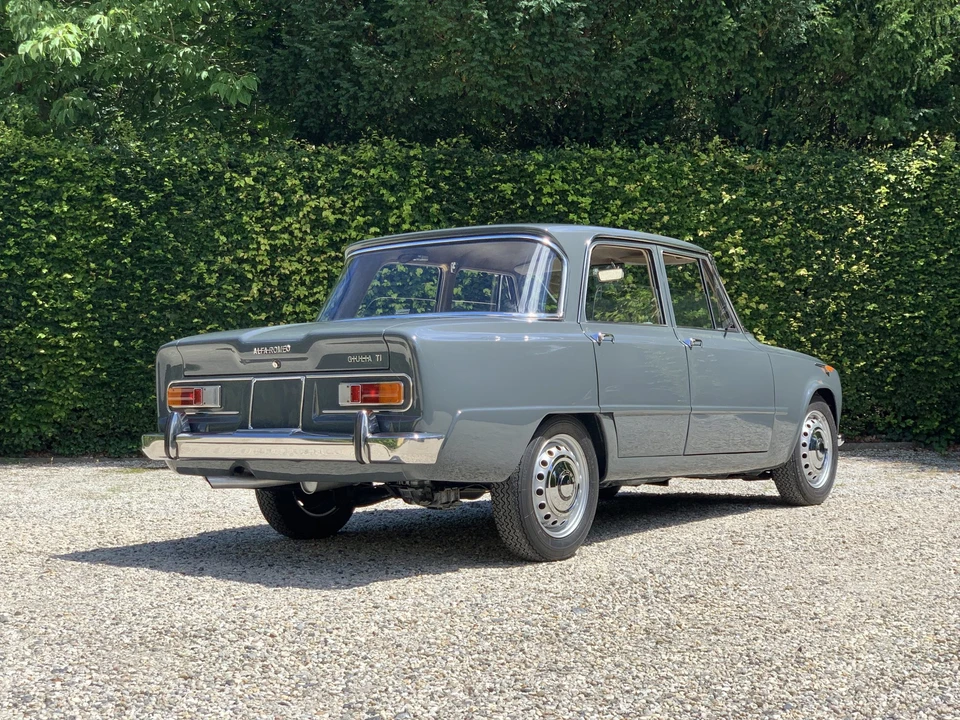 1964 Alfa Romeo 105/115 Series - Image 12 of 31