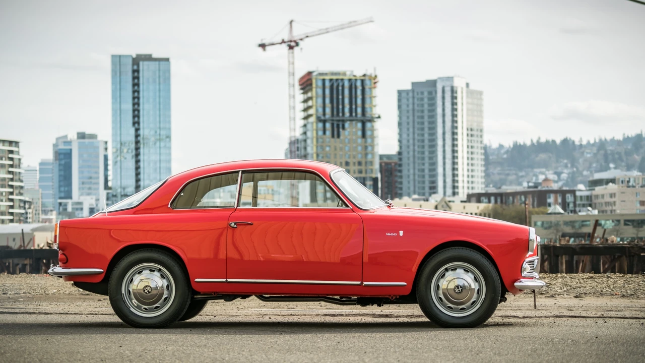 1964 Alfa Romeo Giulia Sprint GT - Image 11 of 31