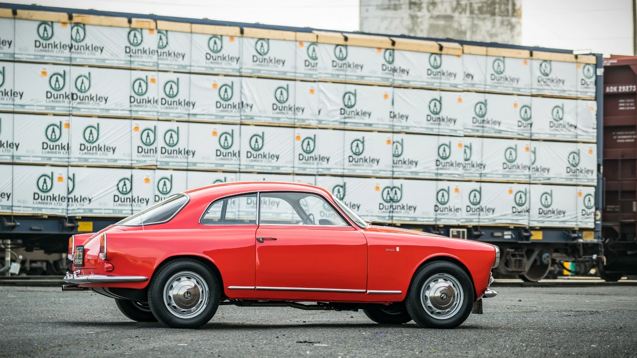 1964 Alfa Romeo Giulia Sprint GT - Image 10 of 31