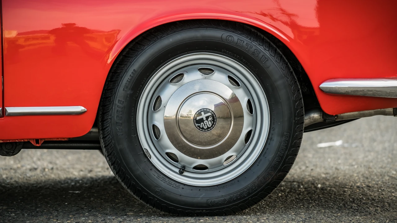 1964 Alfa Romeo Giulia Sprint GT - Image 29 of 31