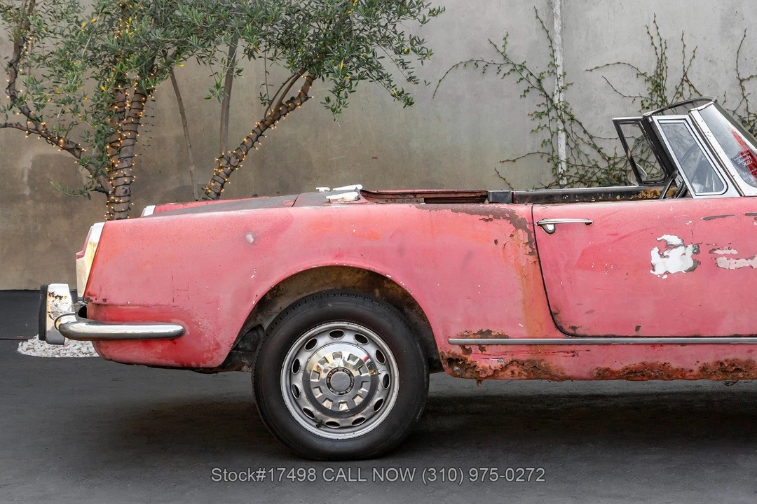 1964 Alfa Romeo 105/115 Series Spider - Image 12 of 31