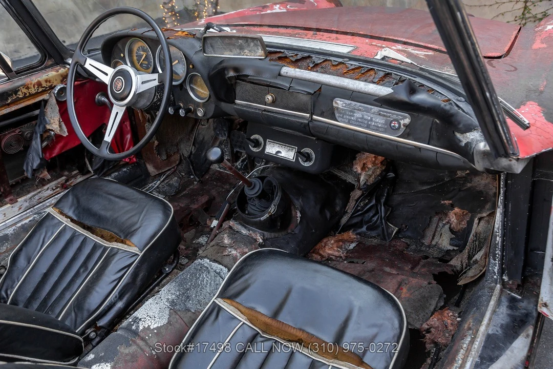 1964 Alfa Romeo 105/115 Series Spider - Image 24 of 31