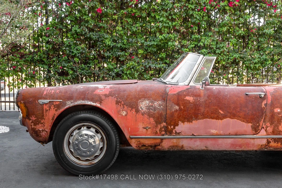 1964 Alfa Romeo 105/115 Series Spider - Image 13 of 31
