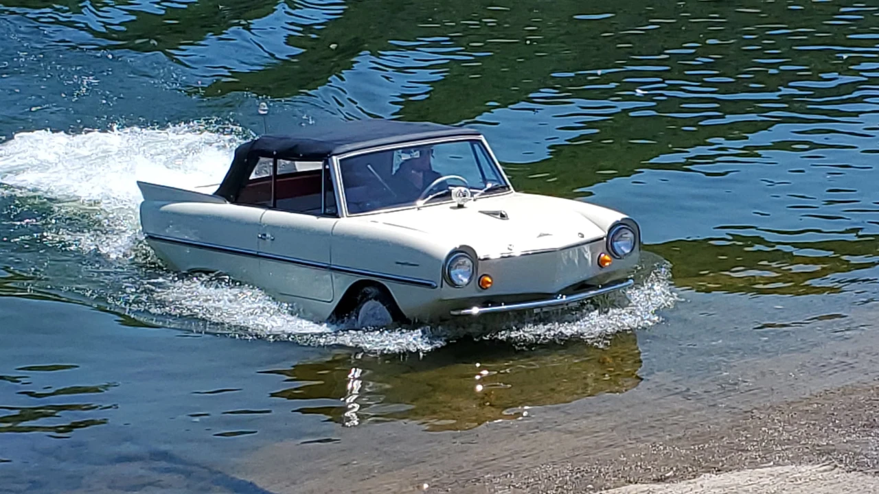 1964 Amphicar Model 770 - Image 2 of 10