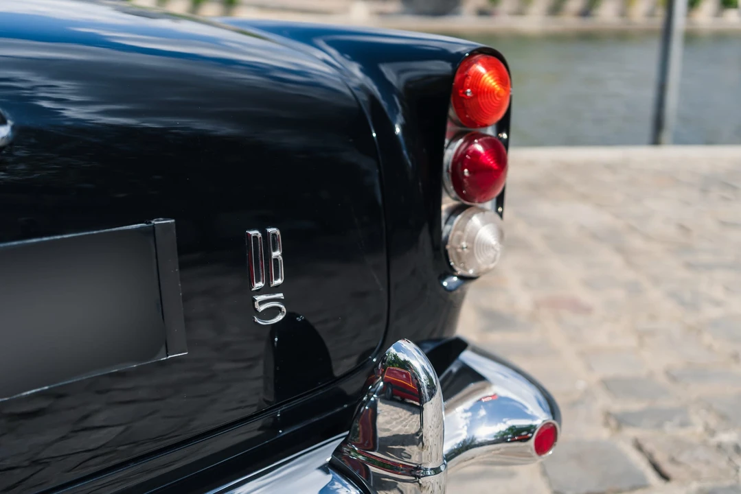 1964 Aston Martin DB5 Convertible - Image 29 of 31