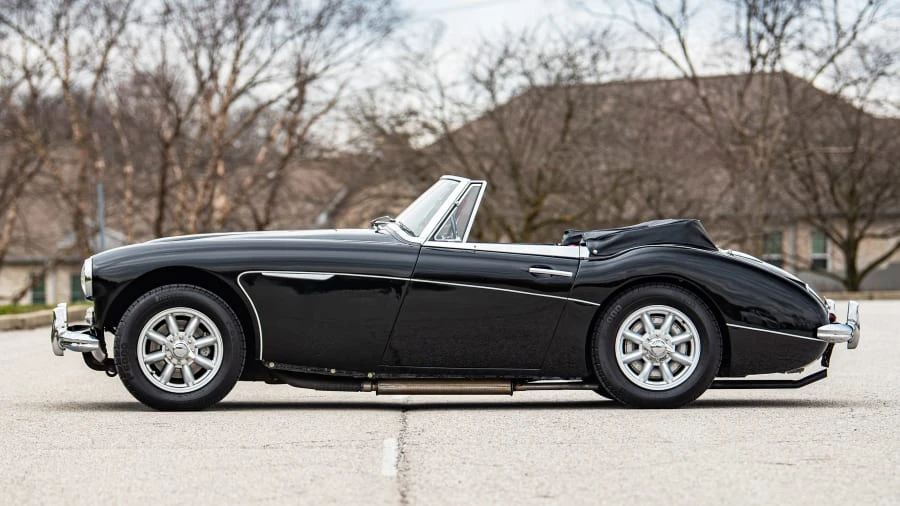 1964 Austin-Healey 3000 Mark III - Image 2 of 31
