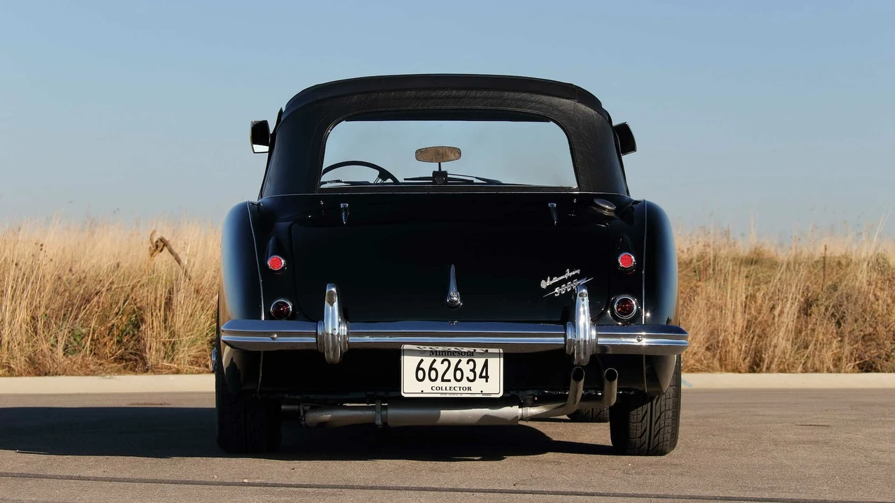 1964 Austin-Healey 3000 Mark III - Image 15 of 19