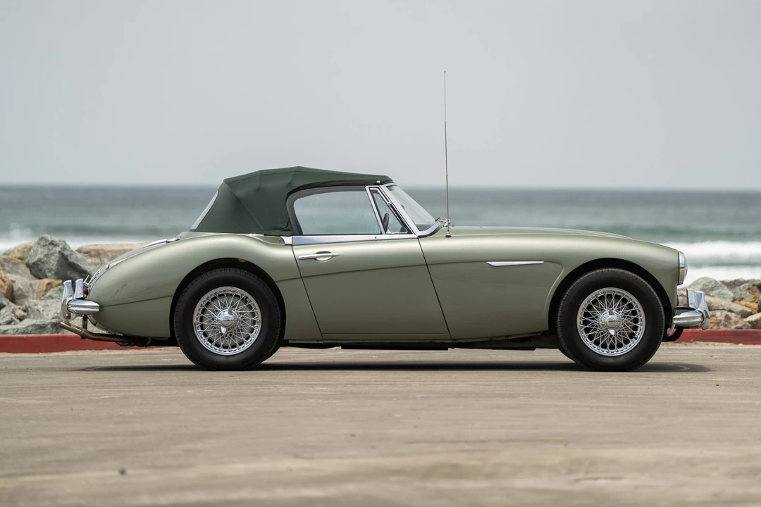 1964 Austin-Healey 3000 Mark III - Image 16 of 31