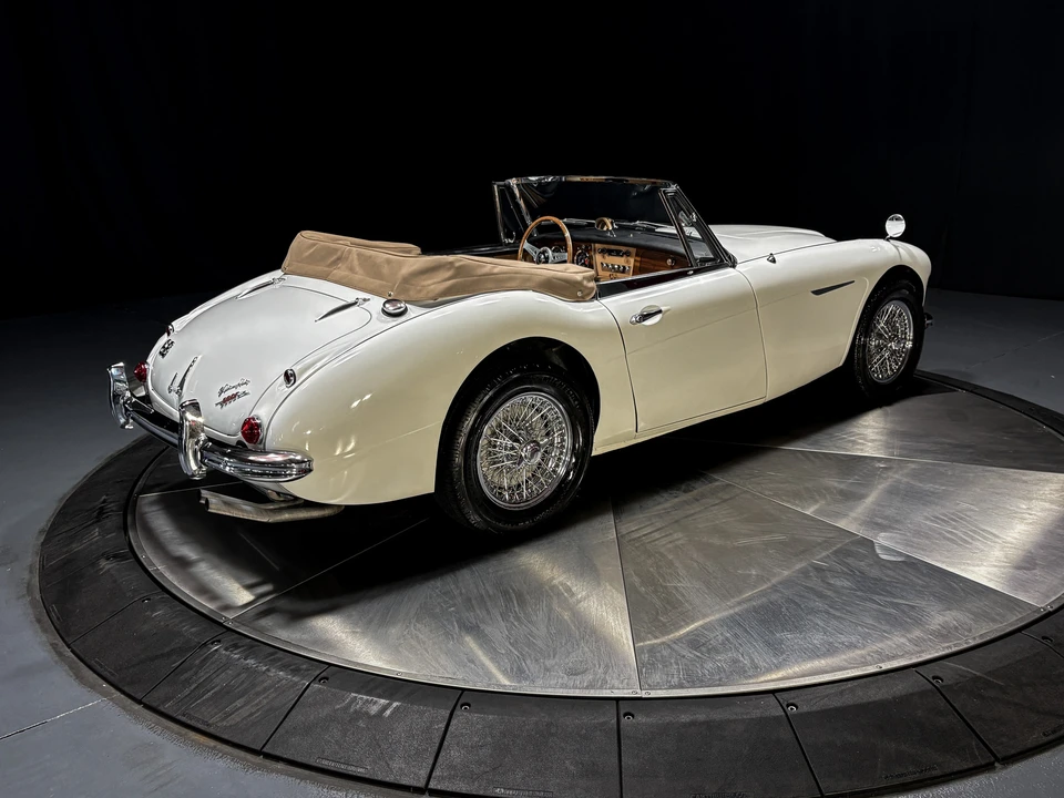 1964 Austin-Healey 3000 Mark III - Image 14 of 31