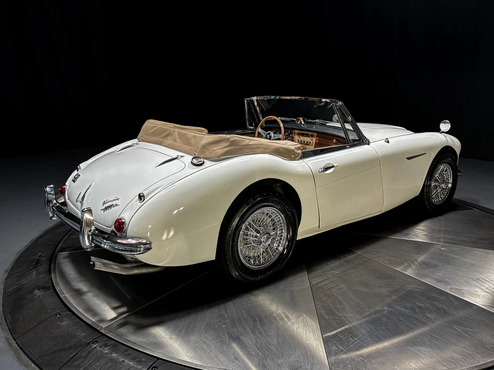 1964 Austin-Healey 3000 Mark III - Image 15 of 31