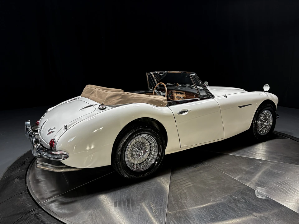 1964 Austin-Healey 3000 Mark III - Image 16 of 31