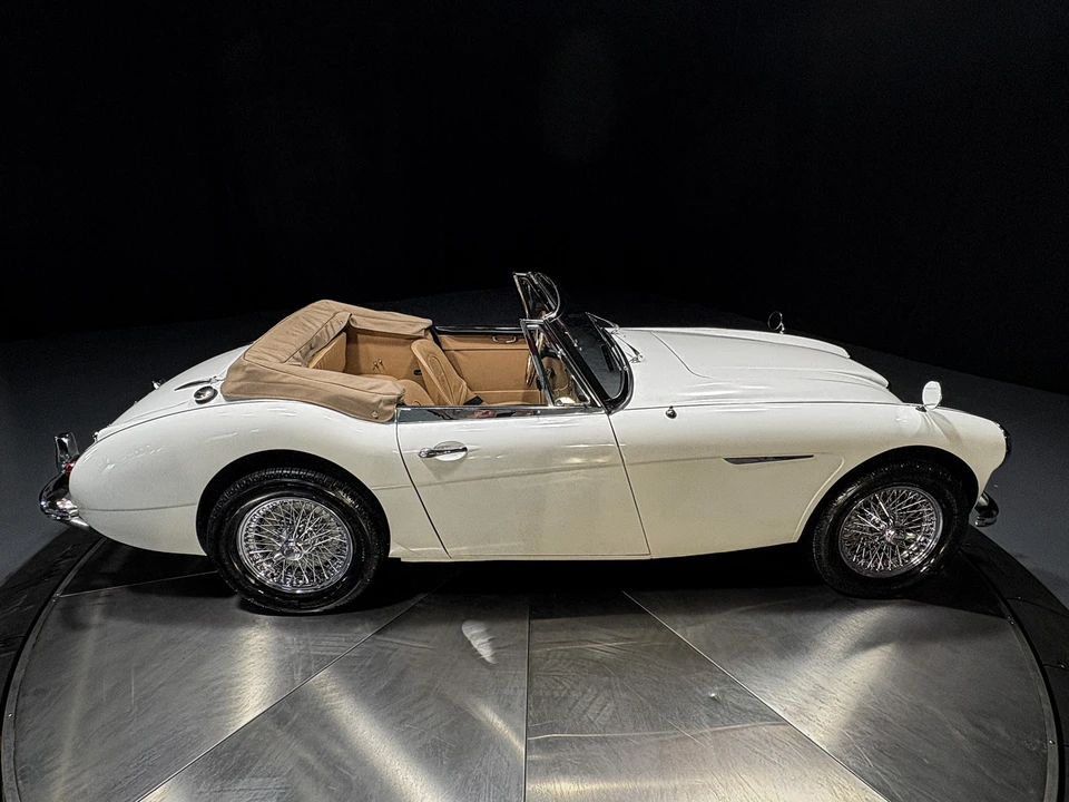 1964 Austin-Healey 3000 Mark III - Image 17 of 31
