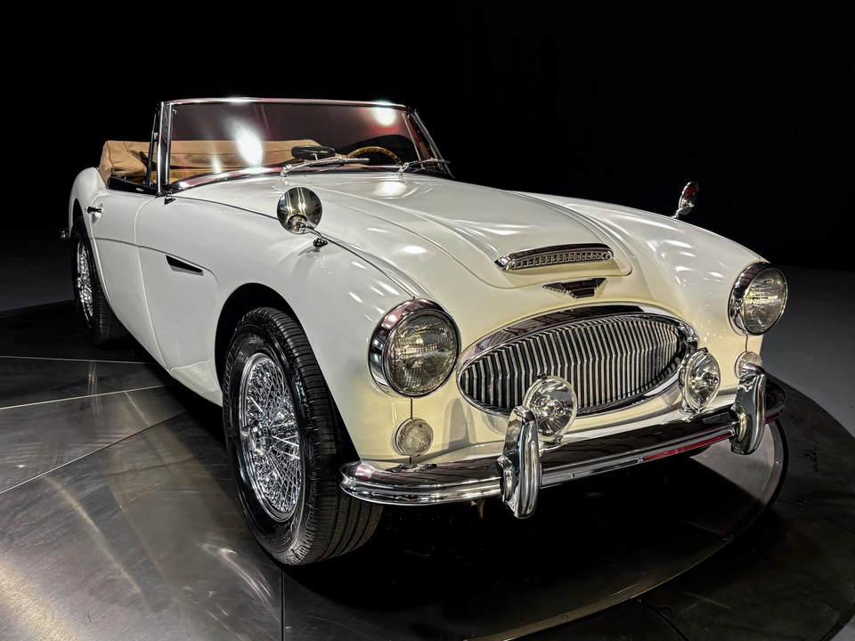 1964 Austin-Healey 3000 Mark III - Image 4 of 31