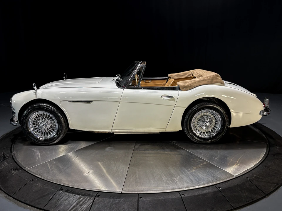 1964 Austin-Healey 3000 Mark III - Image 10 of 31