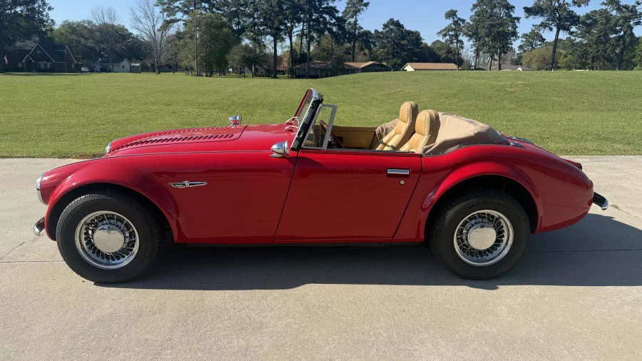 1964 Austin-Healey - Image 2 of 10