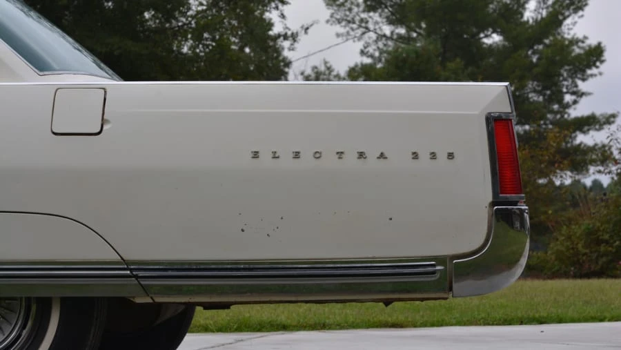 1964 Buick Electra - Image 11 of 12