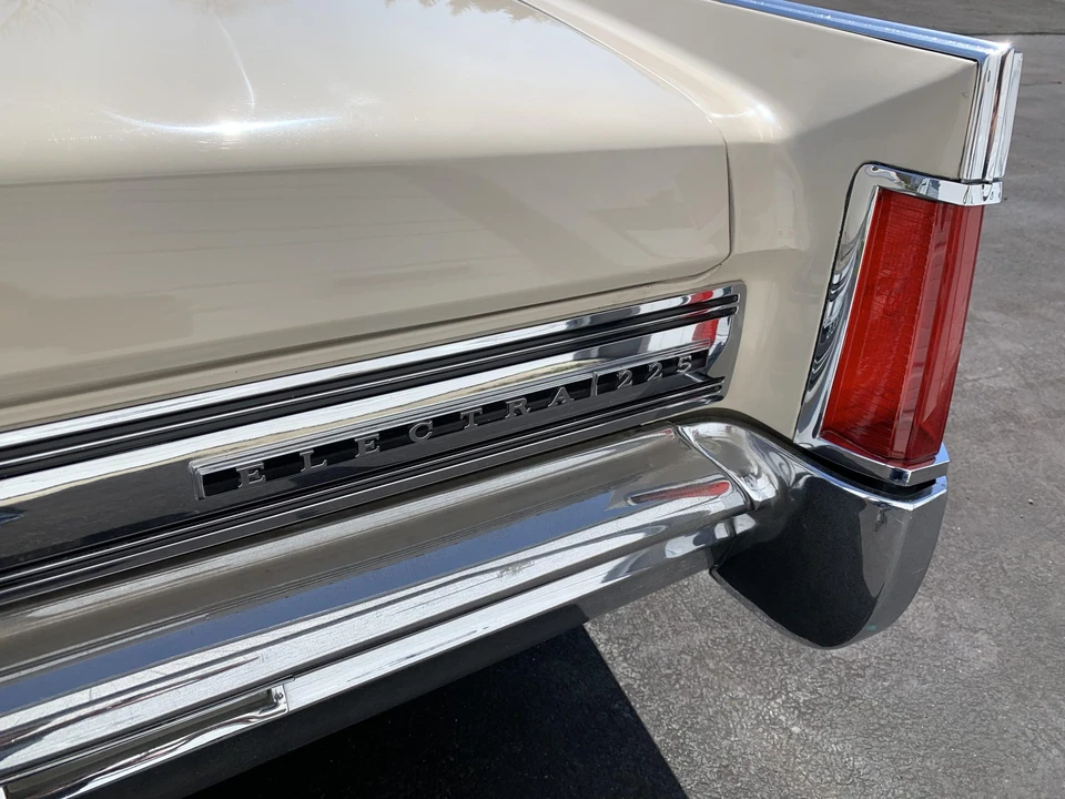 1964 Buick Electra - Image 24 of 31