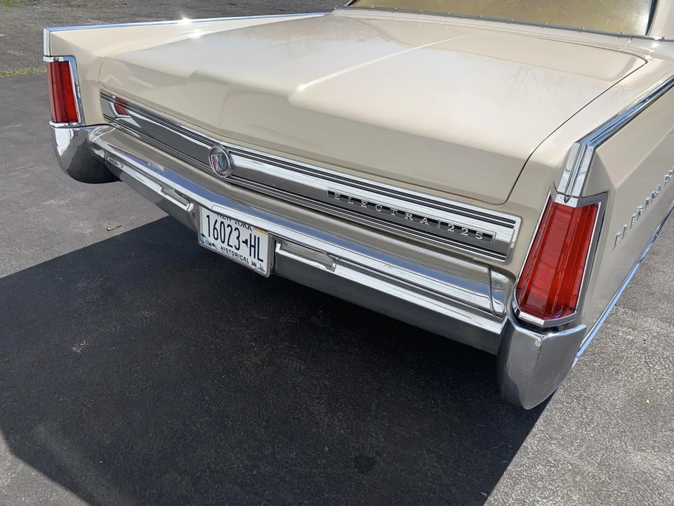 1964 Buick Electra - Image 23 of 31