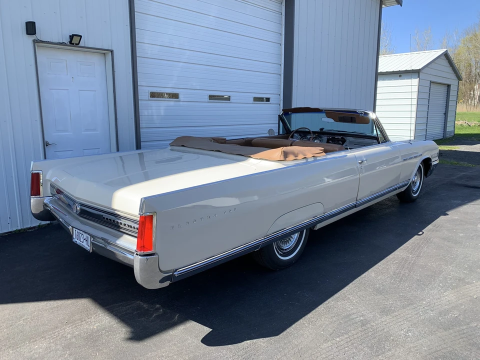 1964 Buick Electra - Image 12 of 31