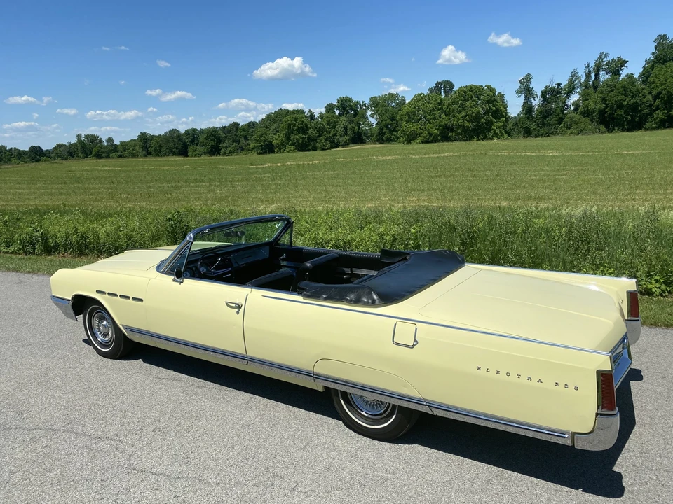 1964 Buick Electra - Image 27 of 31