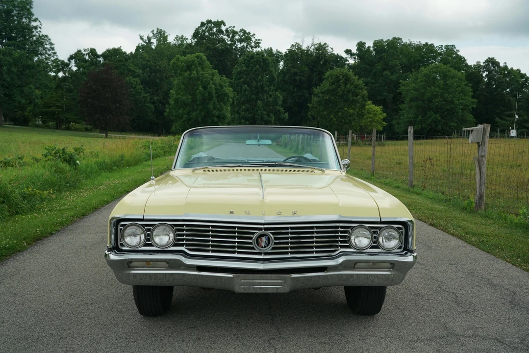 1964 Buick Electra - Image 13 of 31
