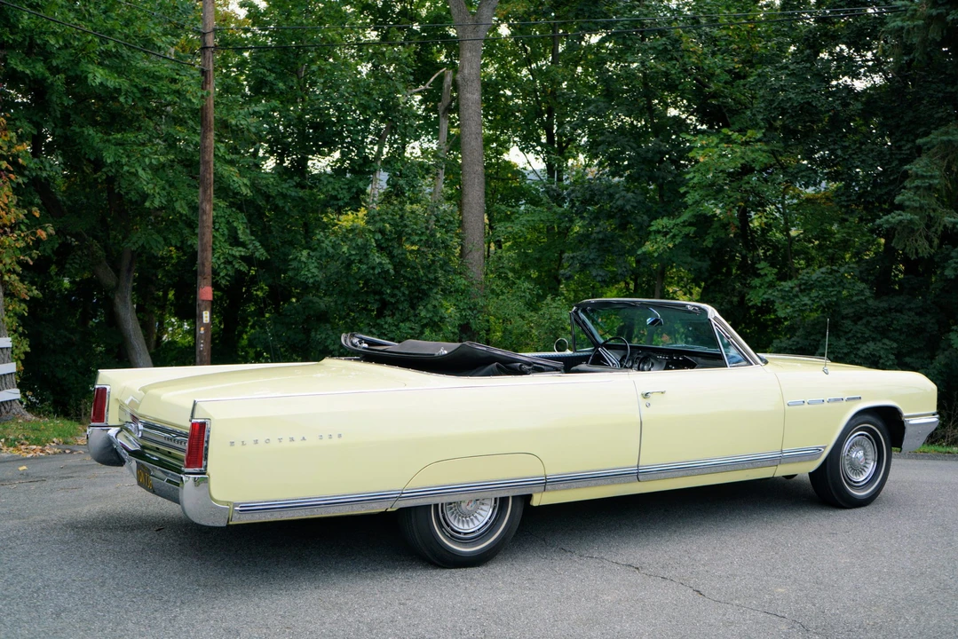 1964 Buick Electra - Image 9 of 31