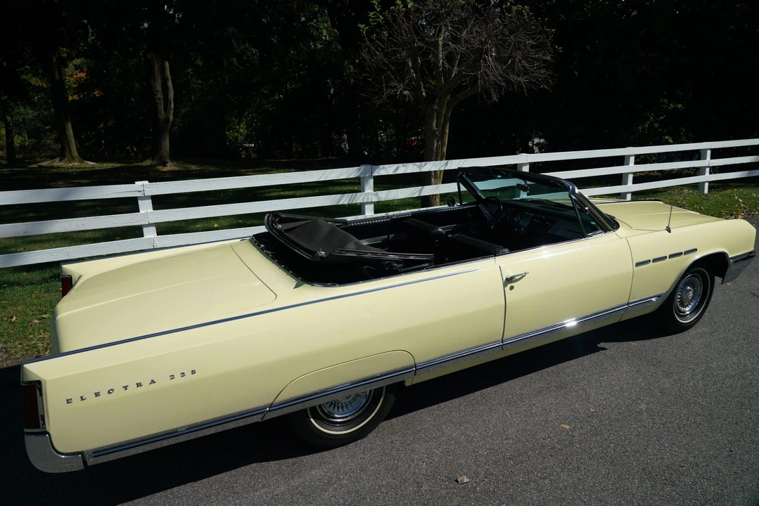 1964 Buick Electra - Image 8 of 31
