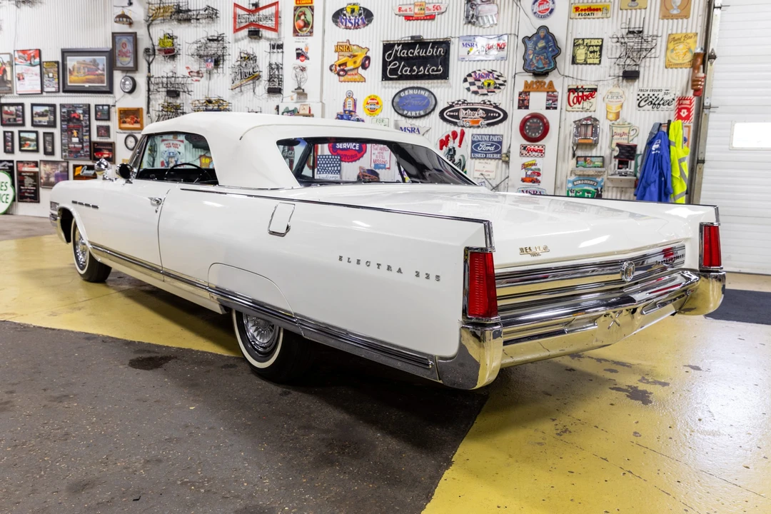 1964 Buick Electra - Image 4 of 31