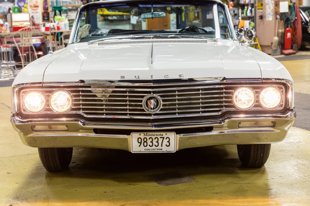 1964 Buick Electra - Image 18 of 31