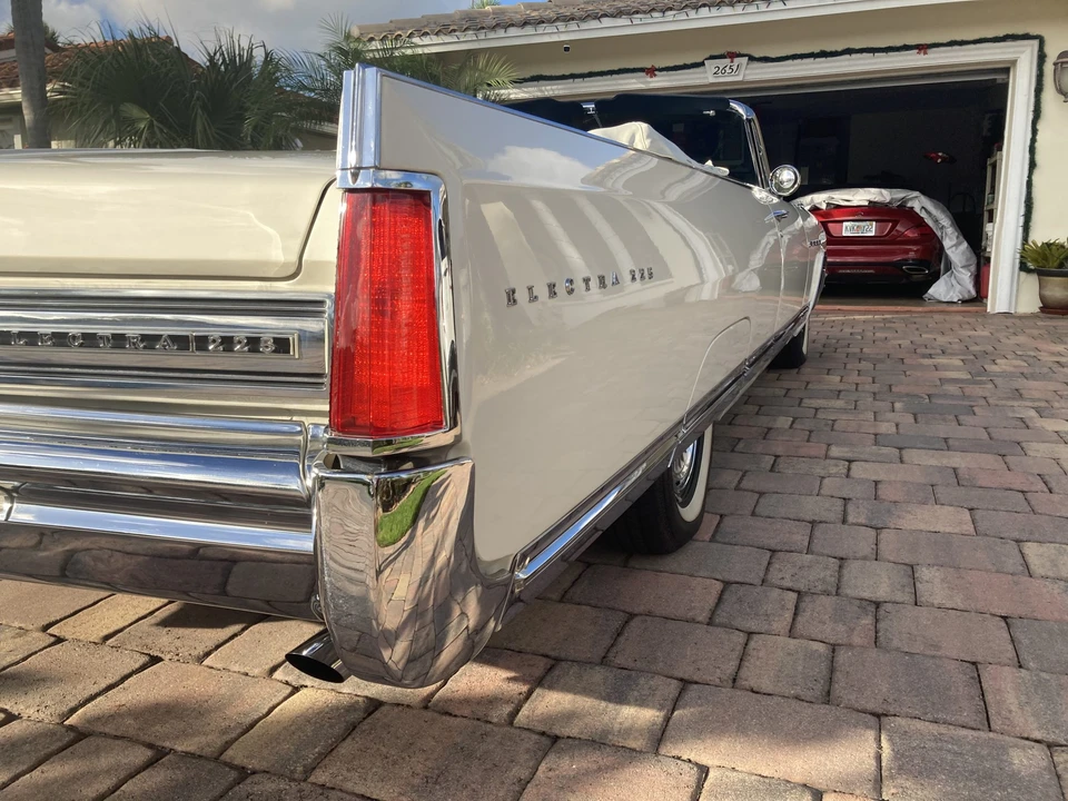1964 Buick Electra - Image 21 of 31