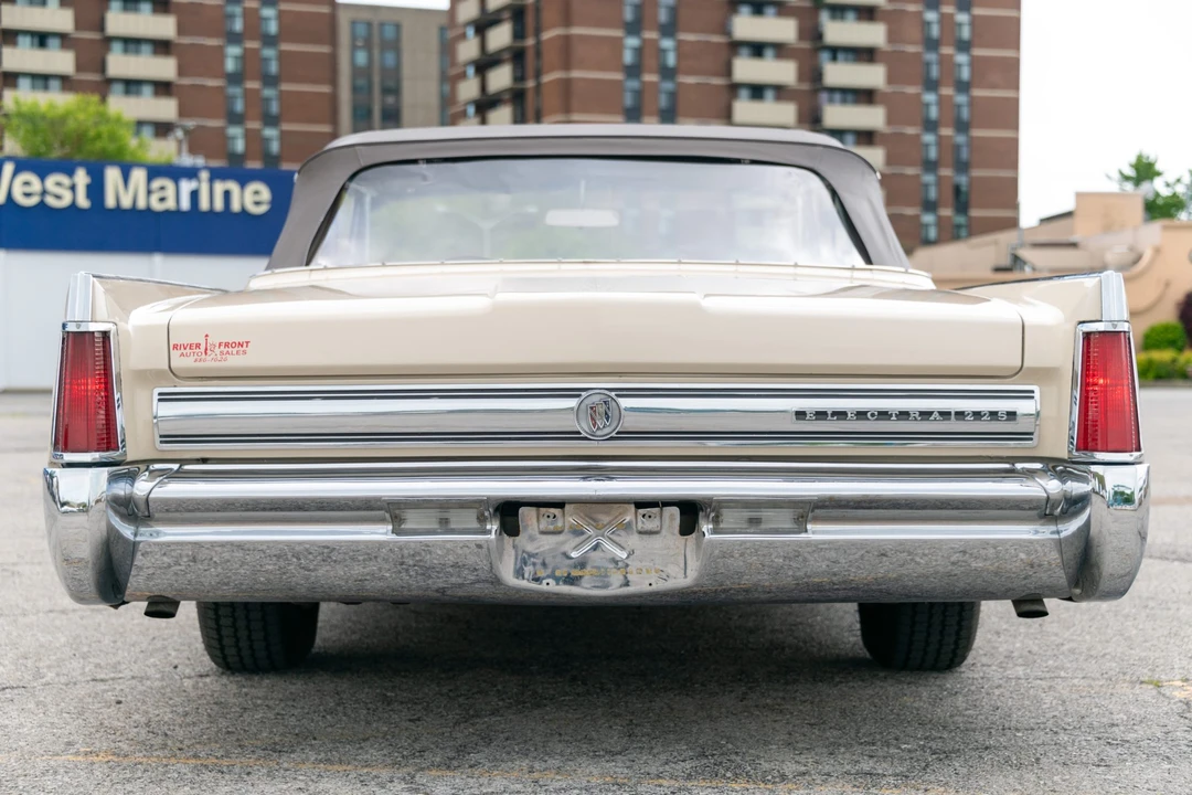 1964 Buick Electra - Image 17 of 31