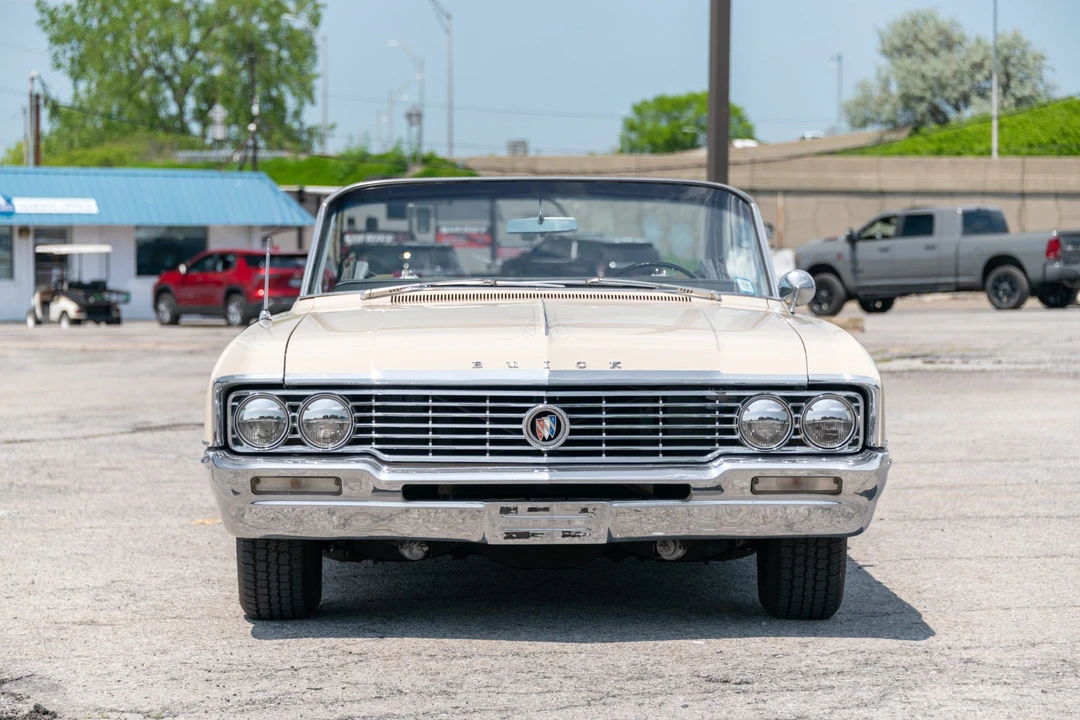 1964 Buick Electra - Image 2 of 31