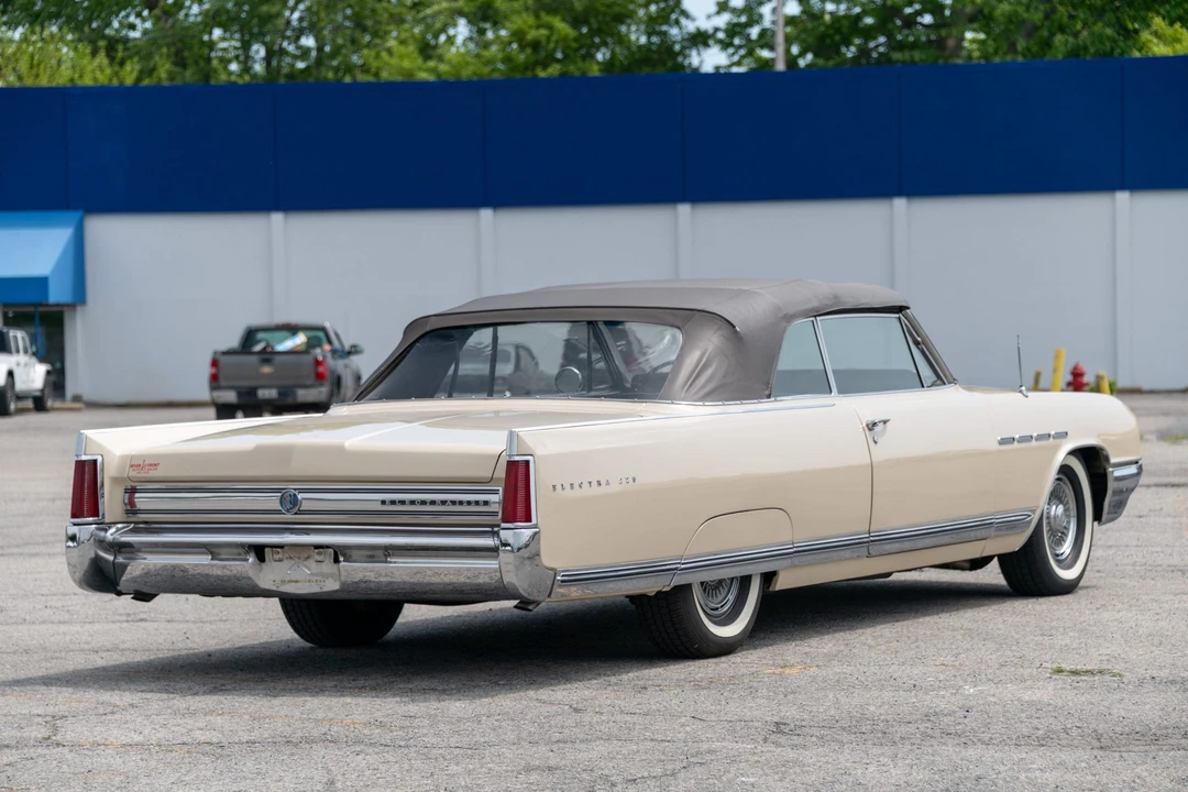 1964 Buick Electra - Image 15 of 31