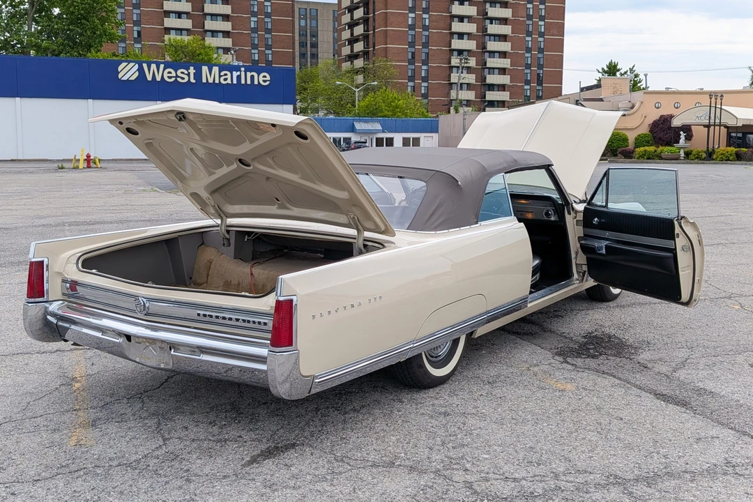 1964 Buick Electra - Image 22 of 31
