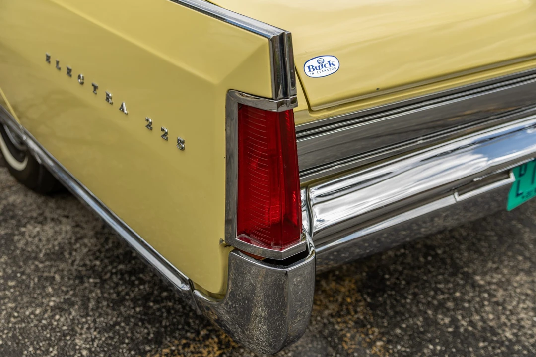 1964 Buick Electra - Image 27 of 31
