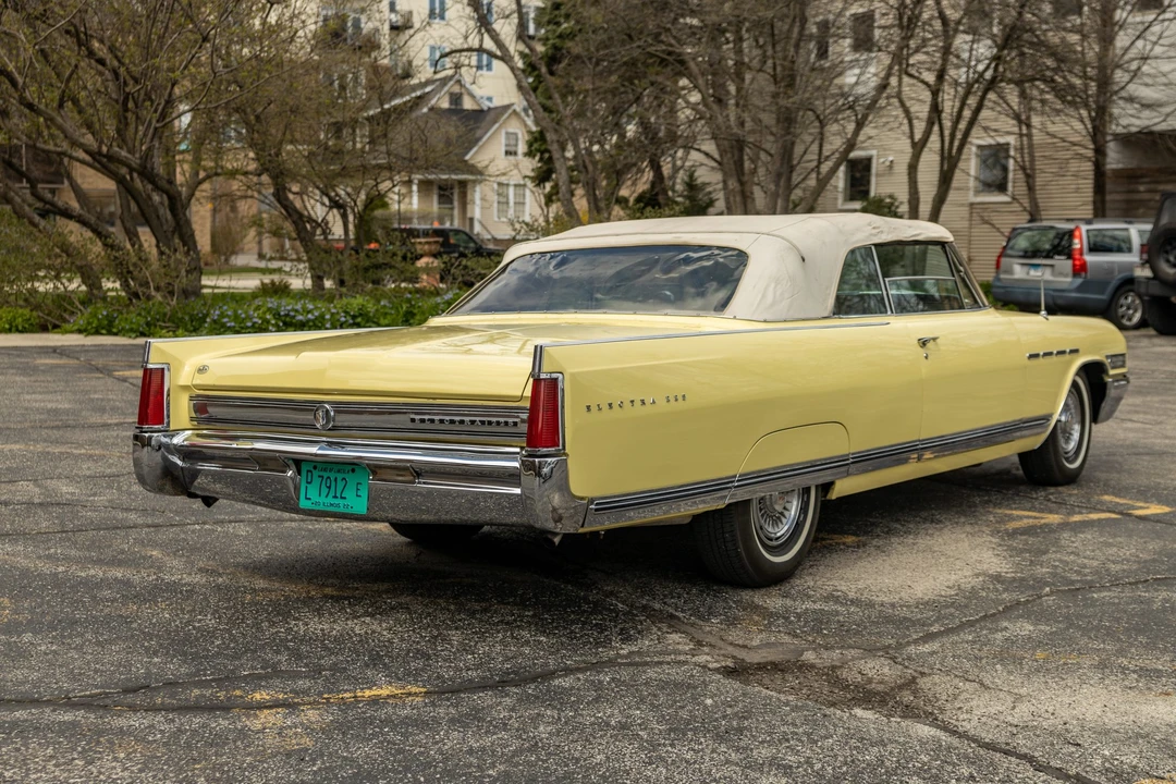 1964 Buick Electra - Image 10 of 31