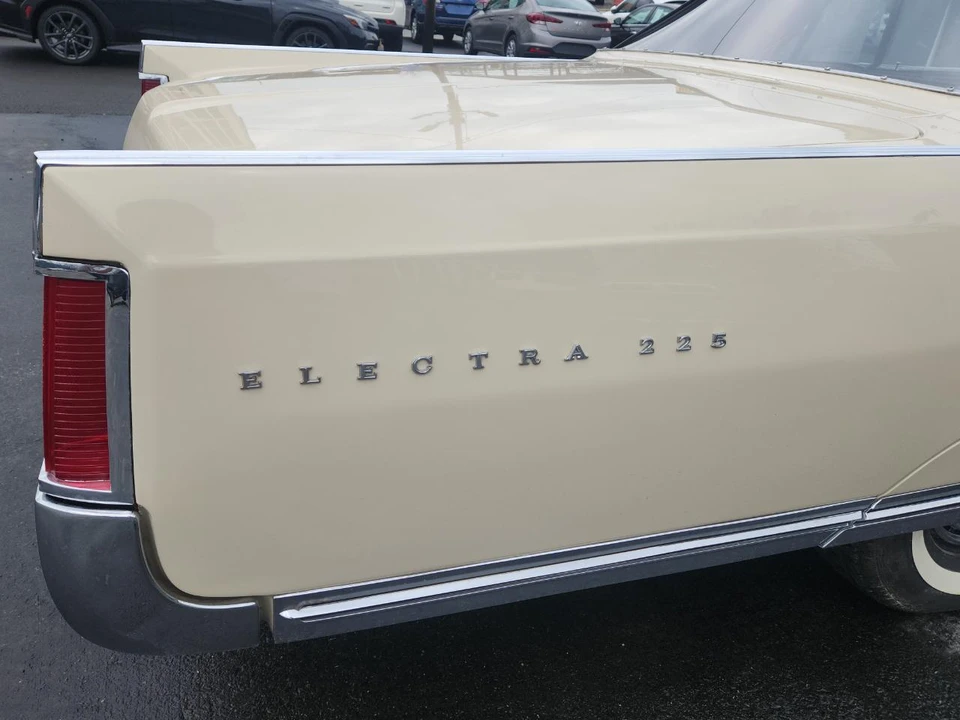 1964 Buick Electra - Image 13 of 30