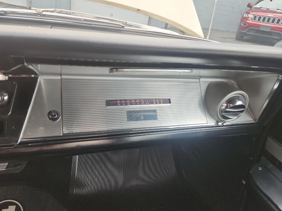 1964 Buick Electra - Image 19 of 30