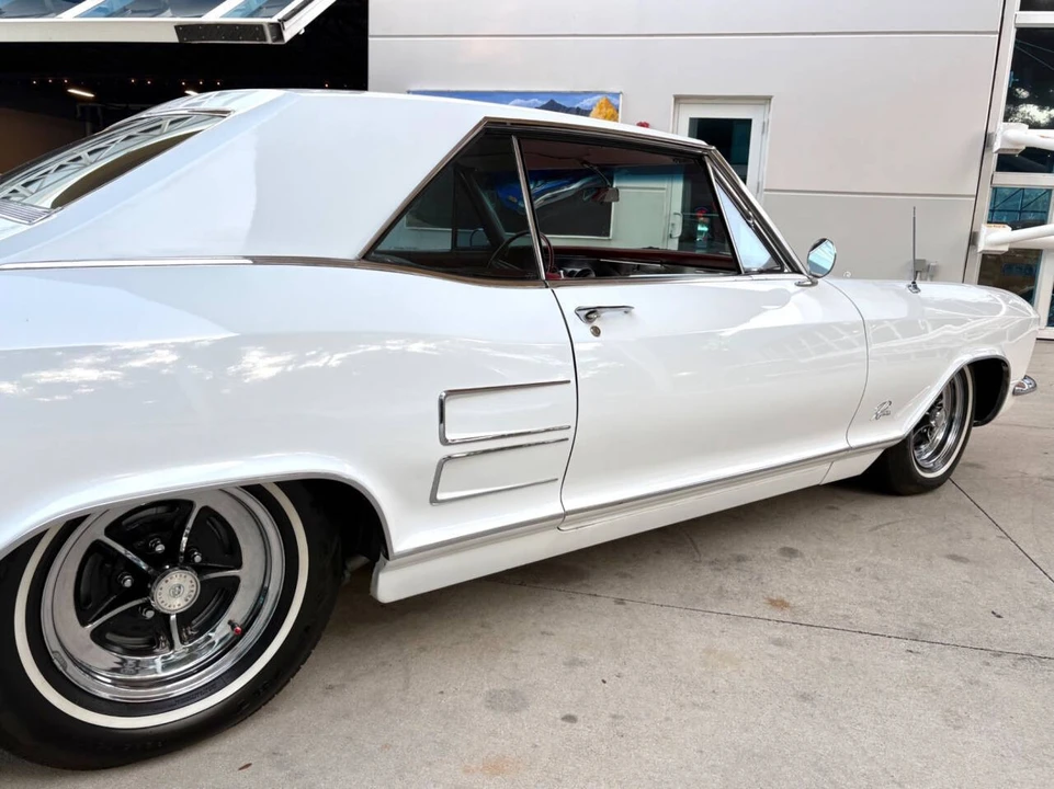 1964 Buick Riviera 1st Gen - Image 17 of 31