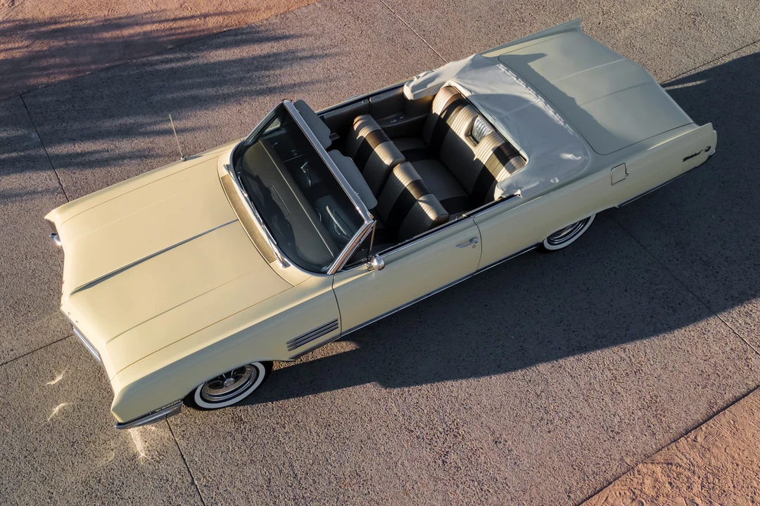 1964 Buick Wildcat - Image 29 of 31