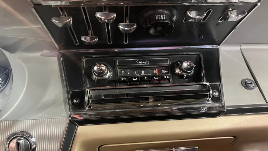 1964 Buick Wildcat - Image 5 of 12