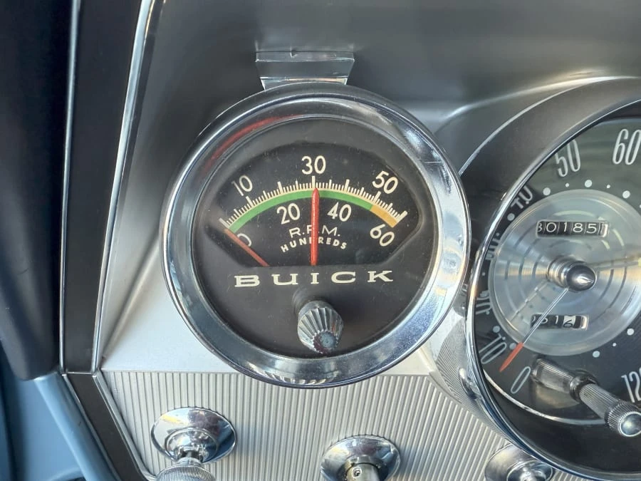 1964 Buick Wildcat - Image 8 of 11