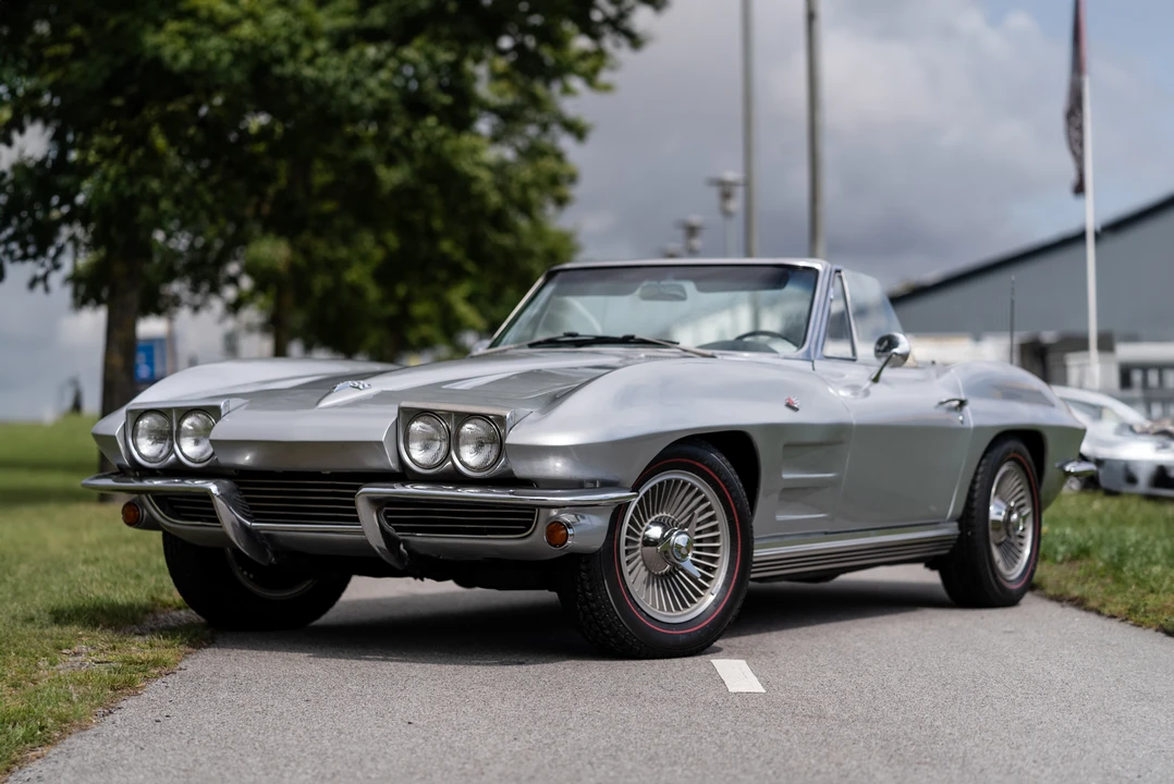 1964 Chevrolet Corvette C2 - Image 9 of 31