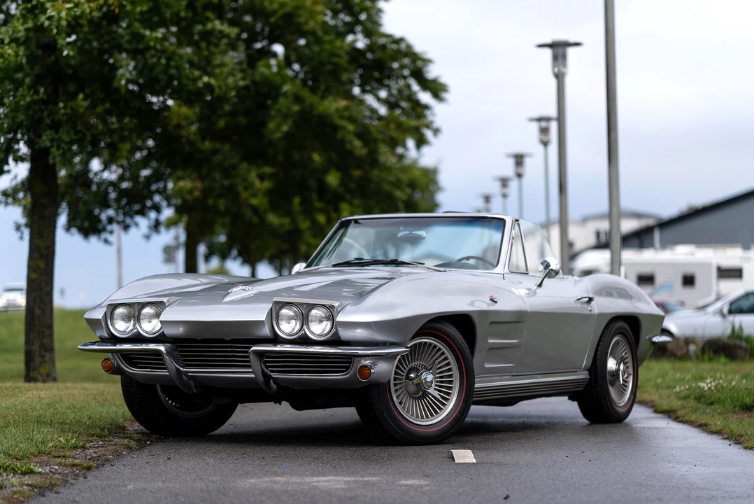 1964 Chevrolet Corvette C2 - Image 2 of 31