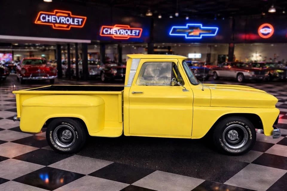1964 Chevrolet Task Force - Image 5 of 20