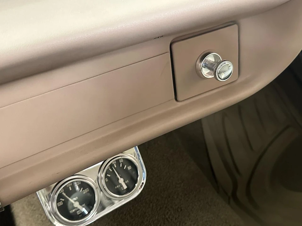 1964 Chevrolet Biscayne - Image 21 of 31